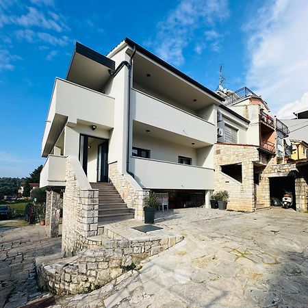 Apartman Zagi Rovigno Esterno foto